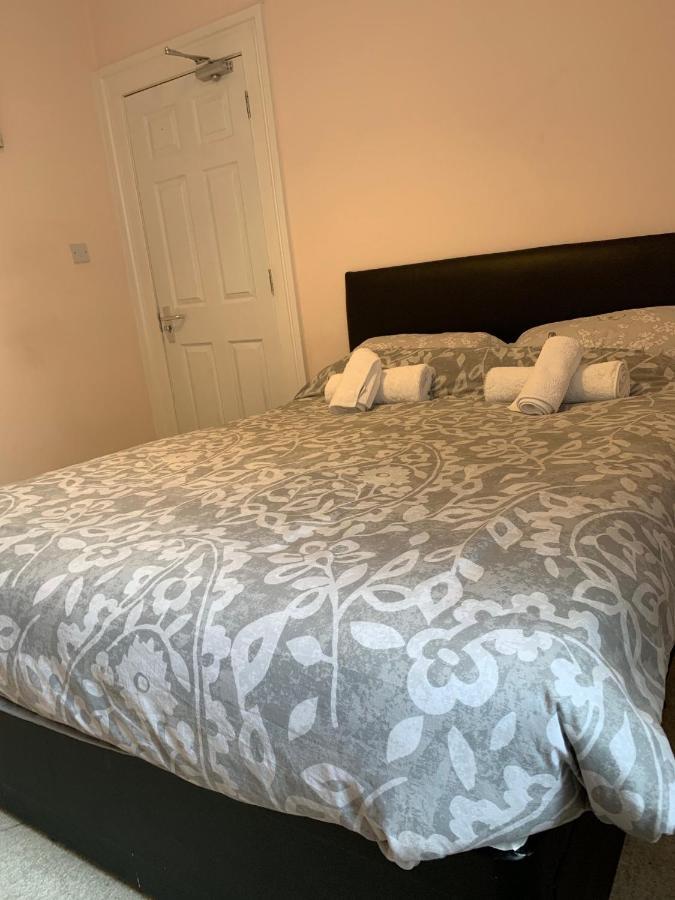 12 Person 6 Bedroom Self Catering House リヴァプール エクステリア 写真
