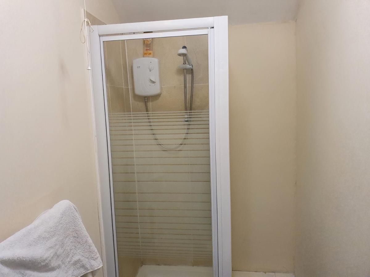 12 Person 6 Bedroom Self Catering House リヴァプール エクステリア 写真
