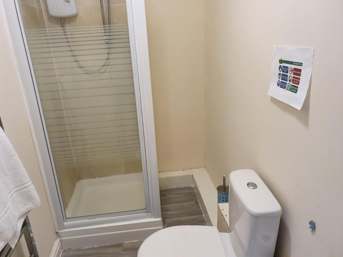 12 Person 6 Bedroom Self Catering House リヴァプール エクステリア 写真
